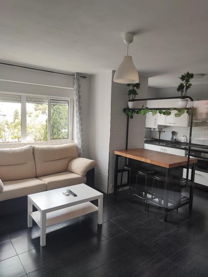 Living room of Flat for sale in  Sevilla Capital  with Air Conditioner, Heating and Terrace