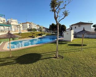 Piscina de Casa adosada en venda en Torrevieja amb Aire condicionat i Terrassa