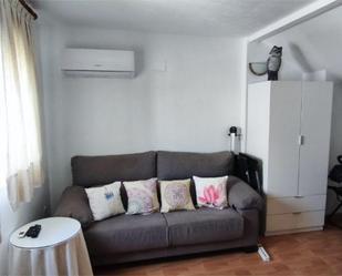 Sala d'estar de Pis en venda en  Sevilla Capital amb Aire condicionat, Terrassa i Balcó
