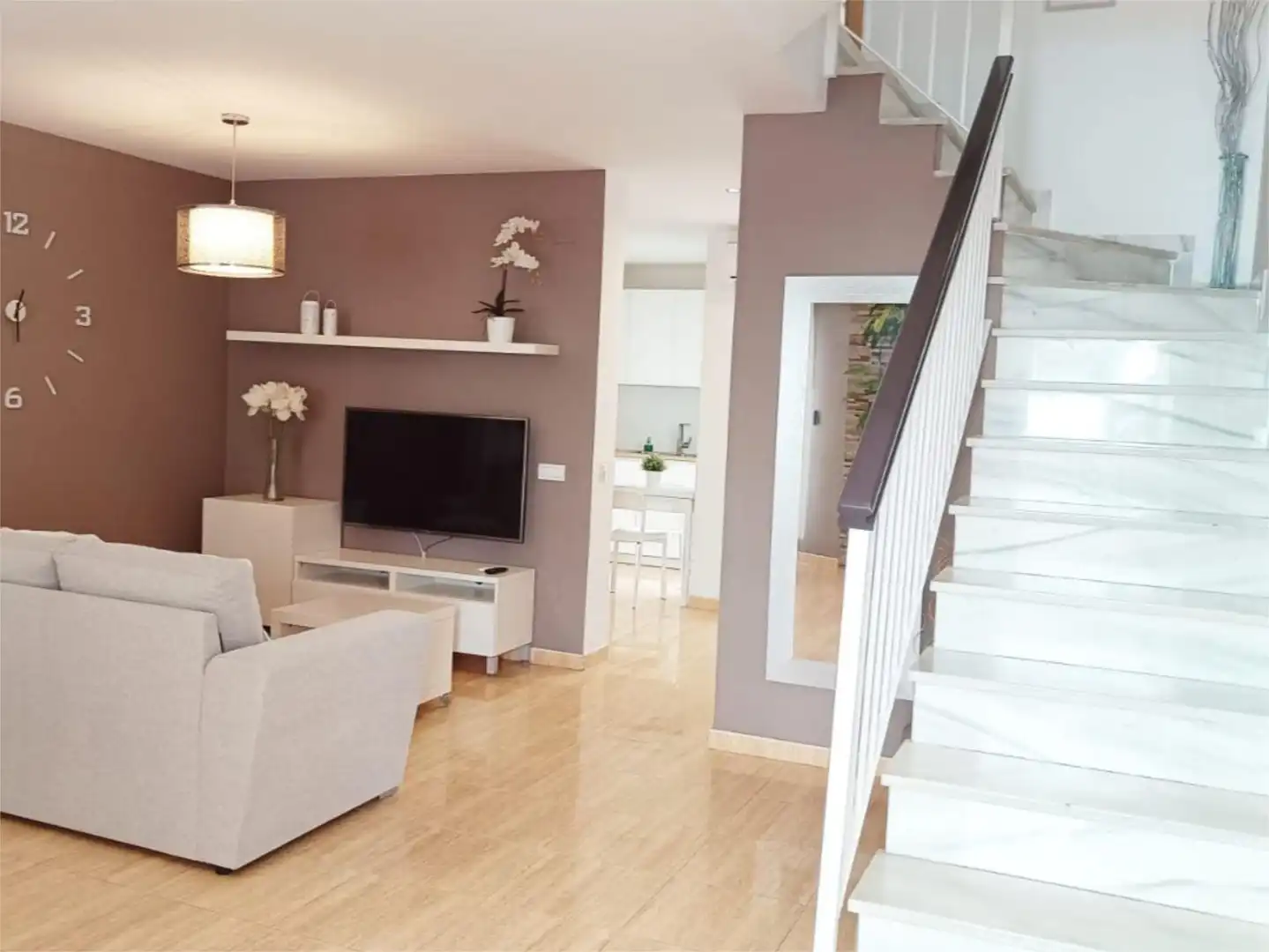 Casa o chalet en venta en Calle Castillo Bajo, 16, Urbanización Santa Rosa Sala de estar de Casa o chalet en venta en Torrox con Aire acondicionado, Terraza y Piscina