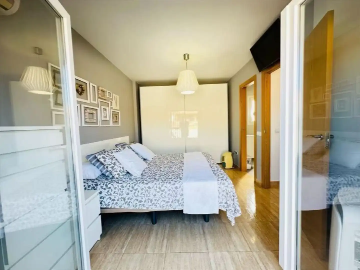 Casa o chalet en venta en Calle Castillo Bajo, 16, Urbanización Santa Rosa Habitación de Casa o chalet en venta en Torrox con Aire acondicionado, Terraza y Piscina