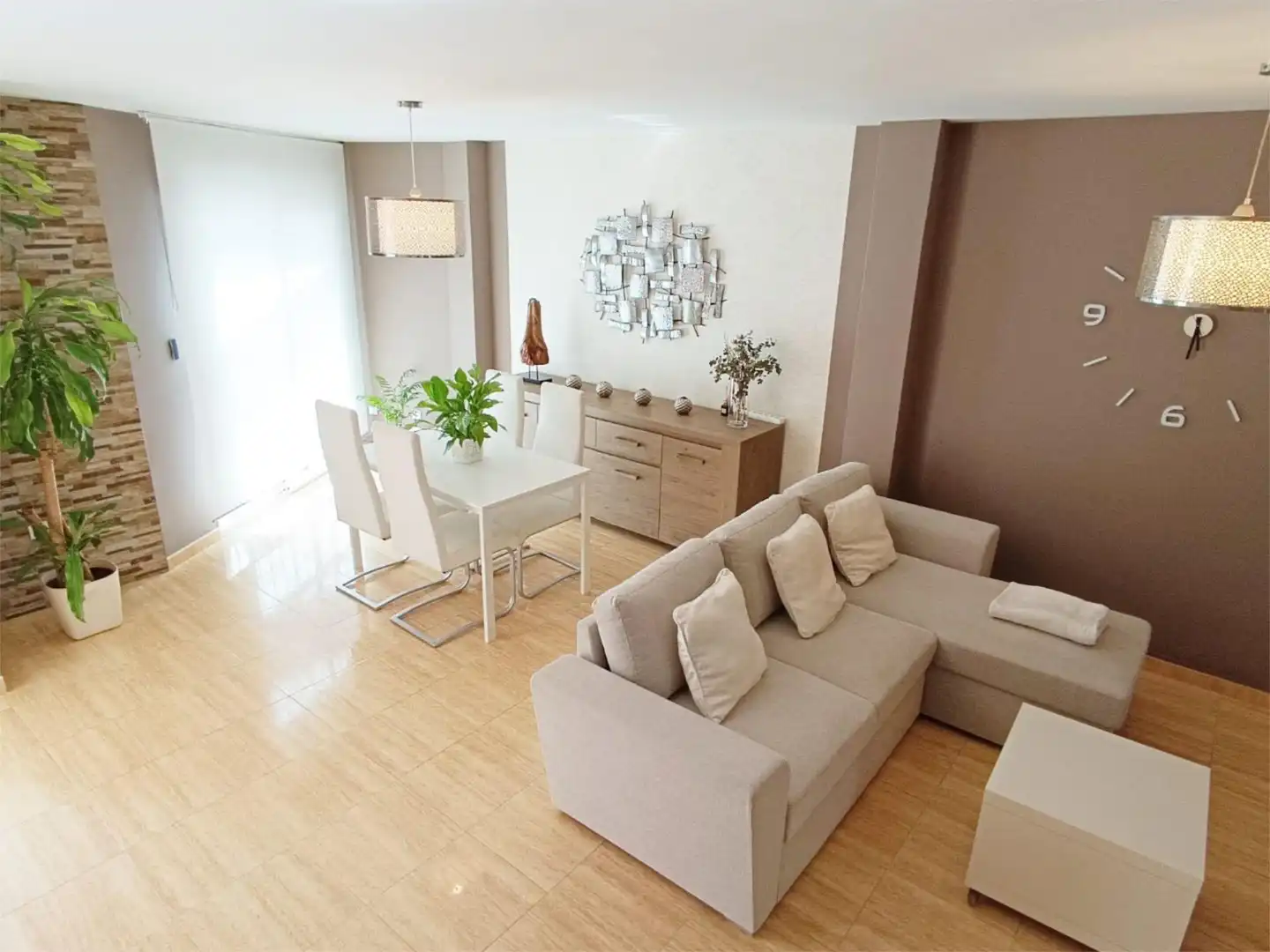 Casa o chalet en venta en Calle Castillo Bajo, 16, Urbanización Santa Rosa Sala de estar de Casa o chalet en venta en Torrox con Aire acondicionado, Terraza y Piscina