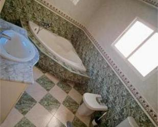 Bathroom of Apartment to rent in  Huelva Capital