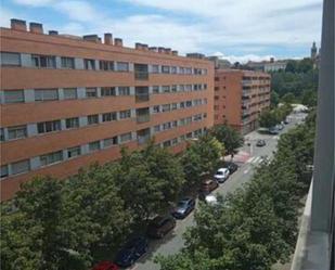 Vista exterior de Pis en venda en  Pamplona / Iruña amb Calefacció, Traster i Moblat