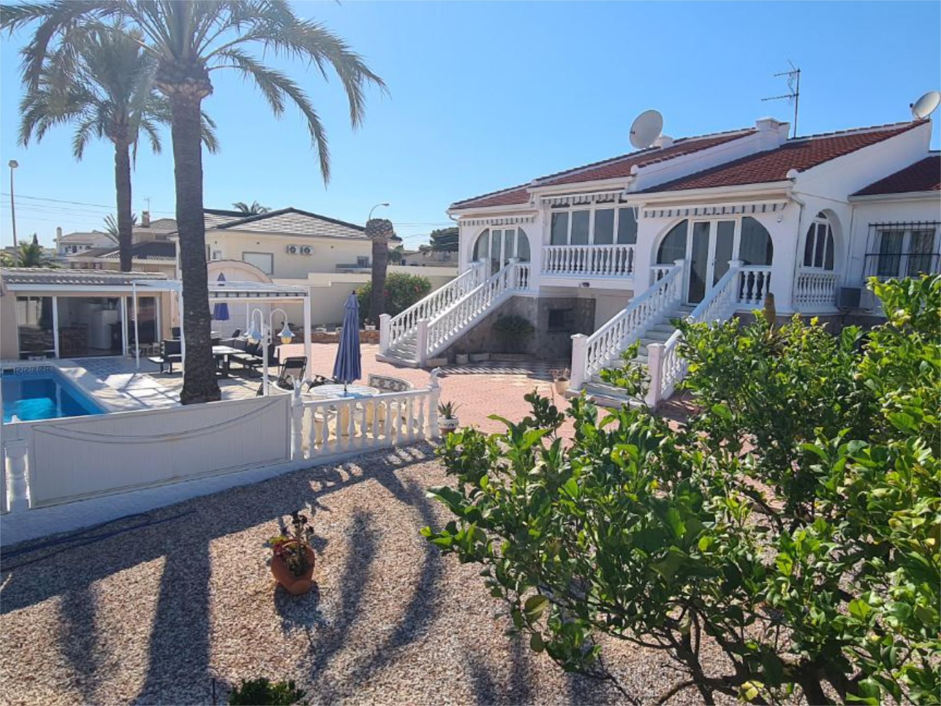 Pis en venda a Avenida de la Costa Azul, 32, Rojales Vista exterior de Pis en venda en Rojales amb Aire condicionat, Terrassa i Piscina
