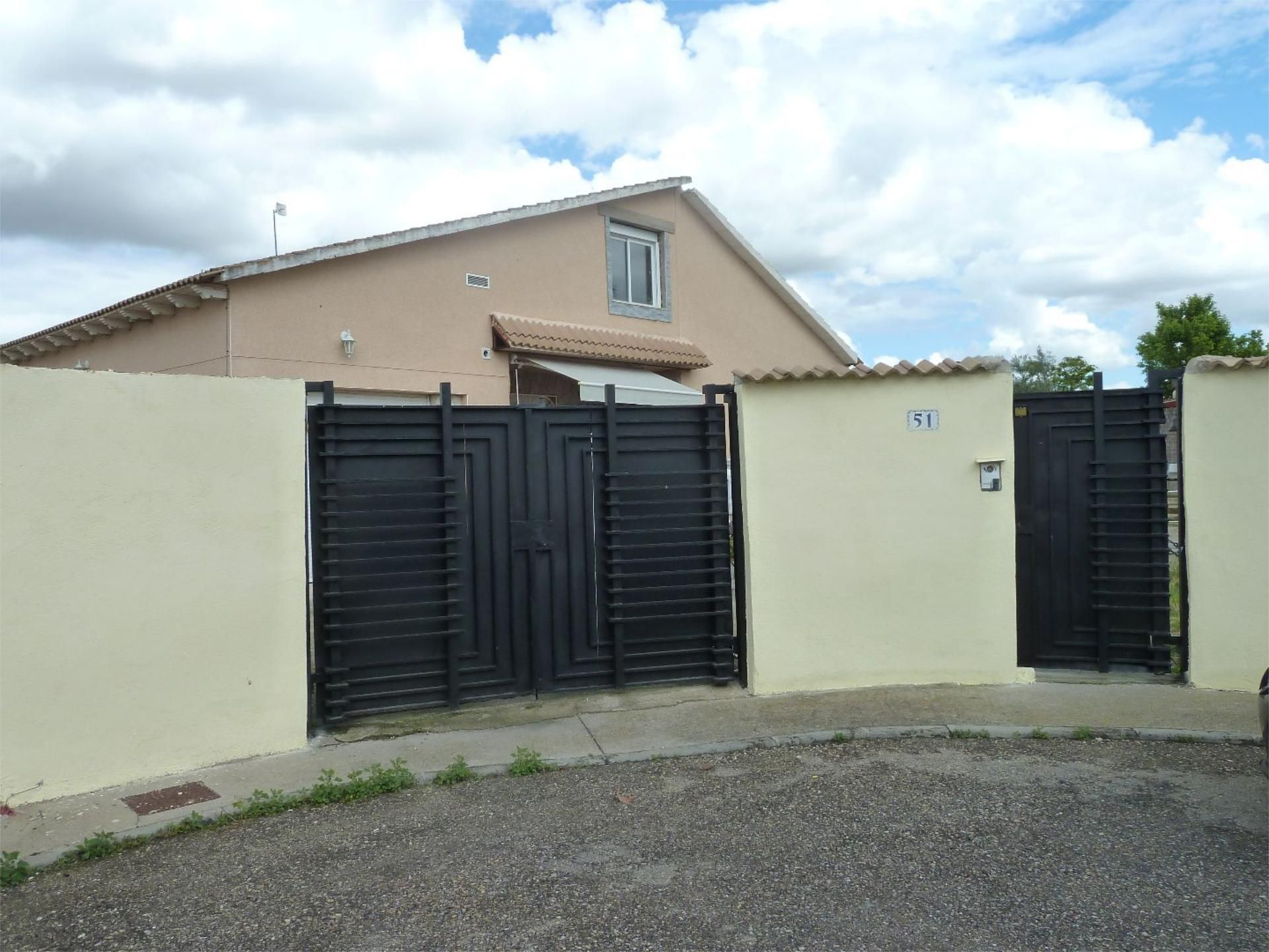 Exterior view of House or chalet for sale in Fuensalida  with Air Conditioner, Terrace and Swimming Pool