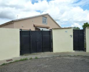 Exterior view of House or chalet for sale in Fuensalida  with Air Conditioner, Terrace and Swimming Pool