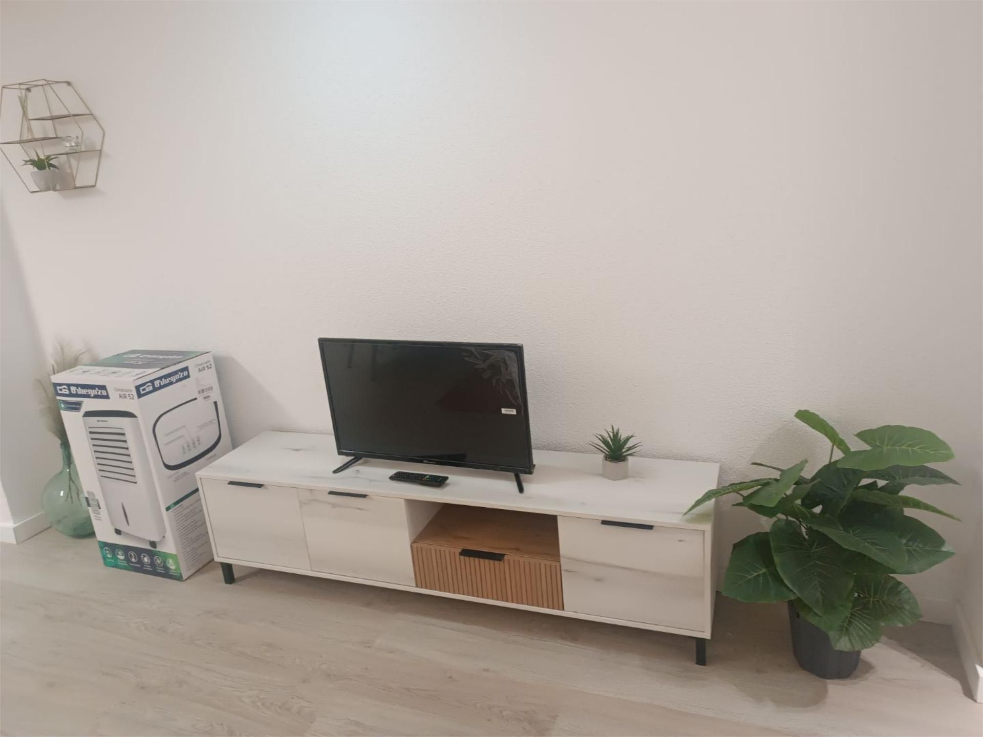 Living room of Flat for sale in Elche / Elx  with Parquet flooring, Furnished and Video intercom