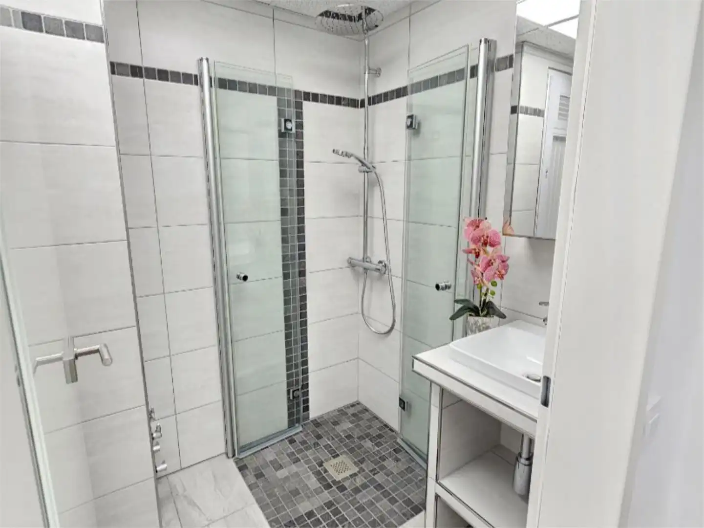 Flat for sale in Playa del Galán Bathroom of Flat for sale in La Manga del Mar Menor with Air Conditioner, Heating and Private garden