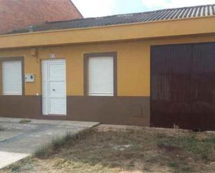 Exterior view of House or chalet for sale in Roperuelos del Páramo  with Furnished