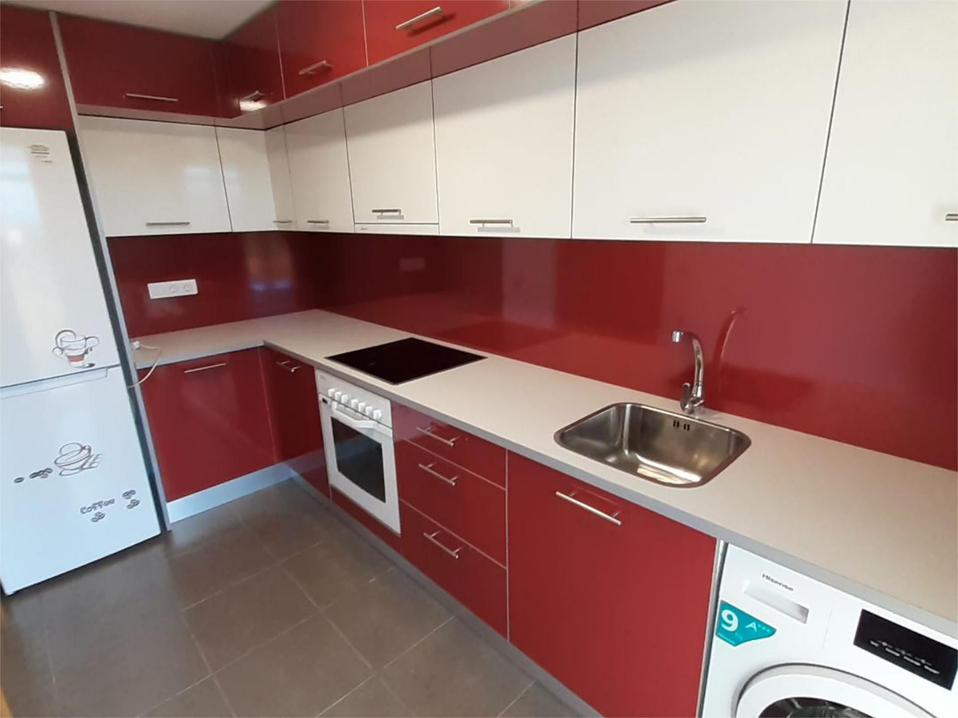 Cuina de Apartament de lloguer en Castellón de la Plana / Castelló de la Plana amb Aire condicionat, Calefacció i Jardí privat