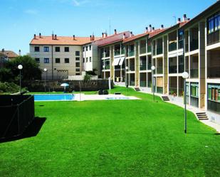 Swimming pool of Flat to rent in Morales del Vino  with Heating, Private garden and Parquet flooring