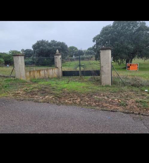 Photo 1 of Non-constructible Land for sale in Avenida Campomanes Badajoz, 23, Dehesilla de Calamón - Campomanes, Badajoz