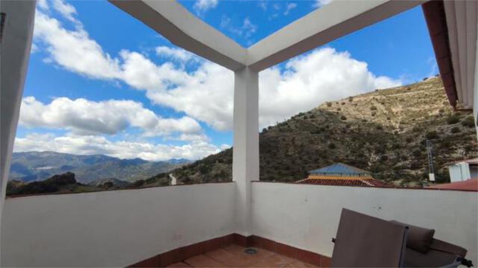 Vista exterior de Casa o xalet en venda en Alpandeire amb Terrassa