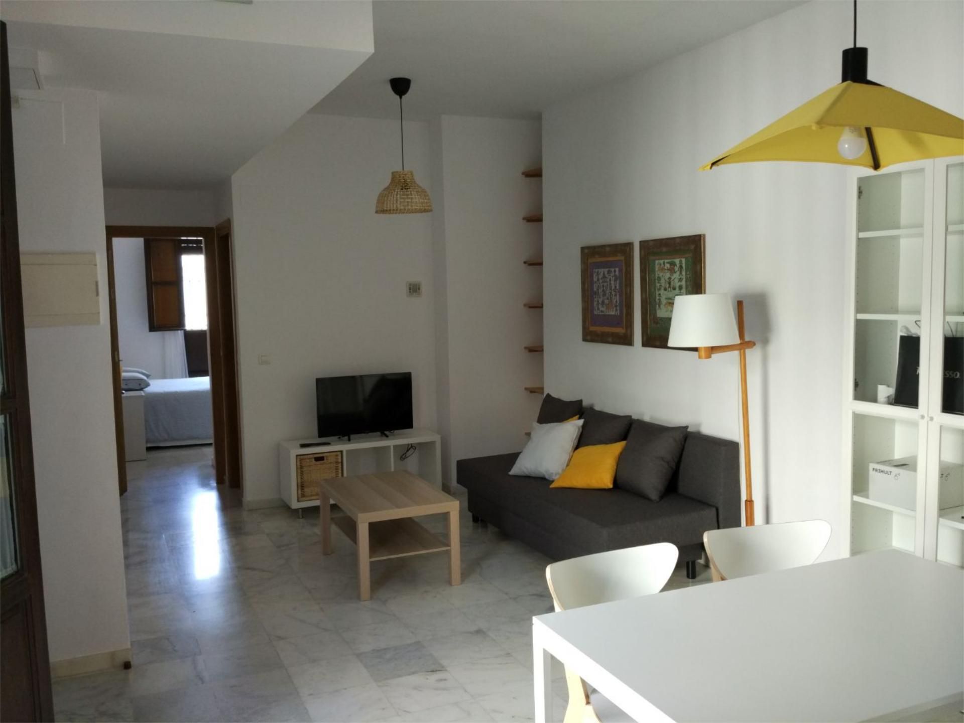 Living room of Flat to rent in  Sevilla Capital  with Air Conditioner, Heating and Furnished