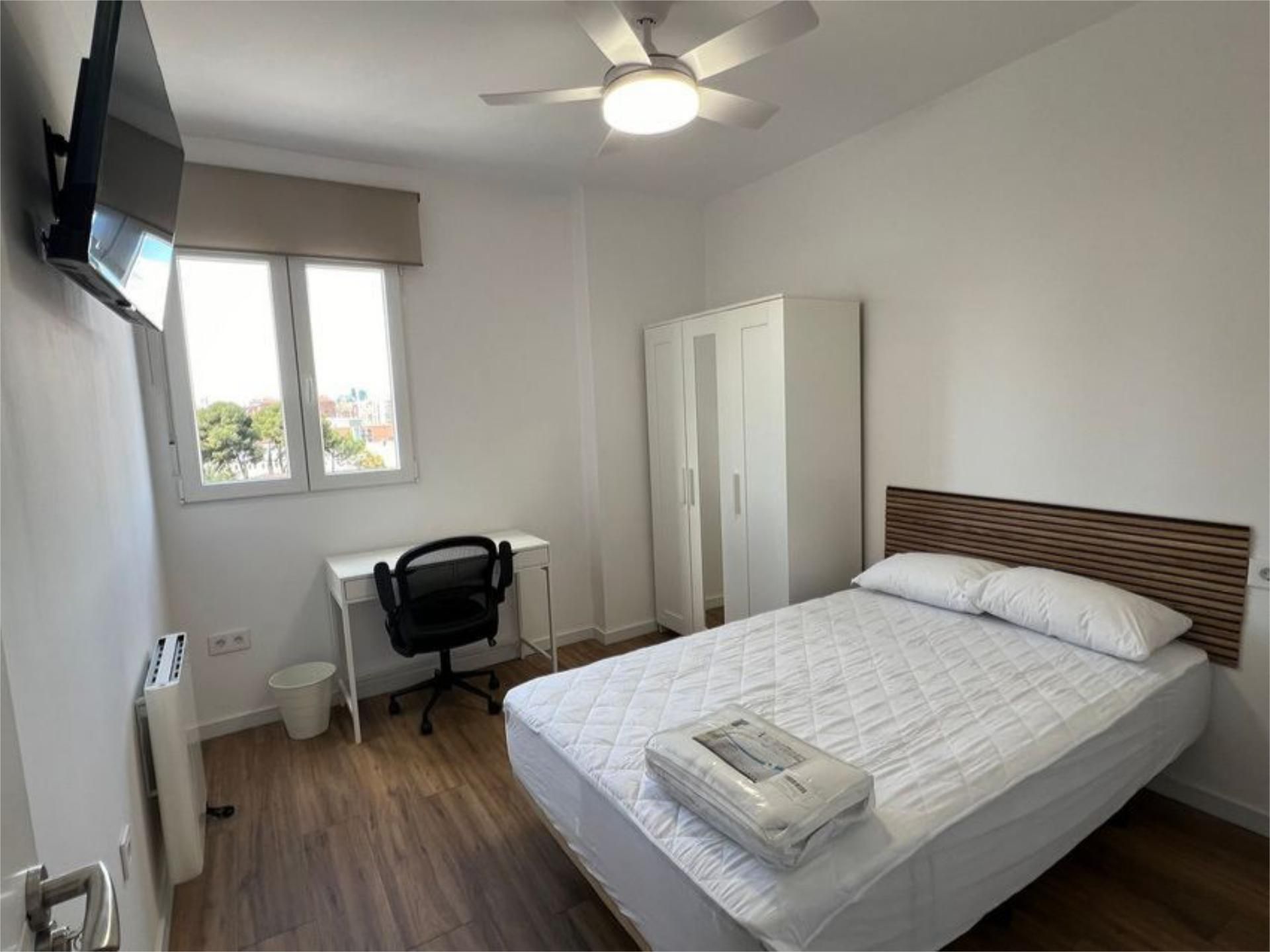 Bedroom of Flat to share in  Valencia Capital  with Heating, Parquet flooring and Furnished