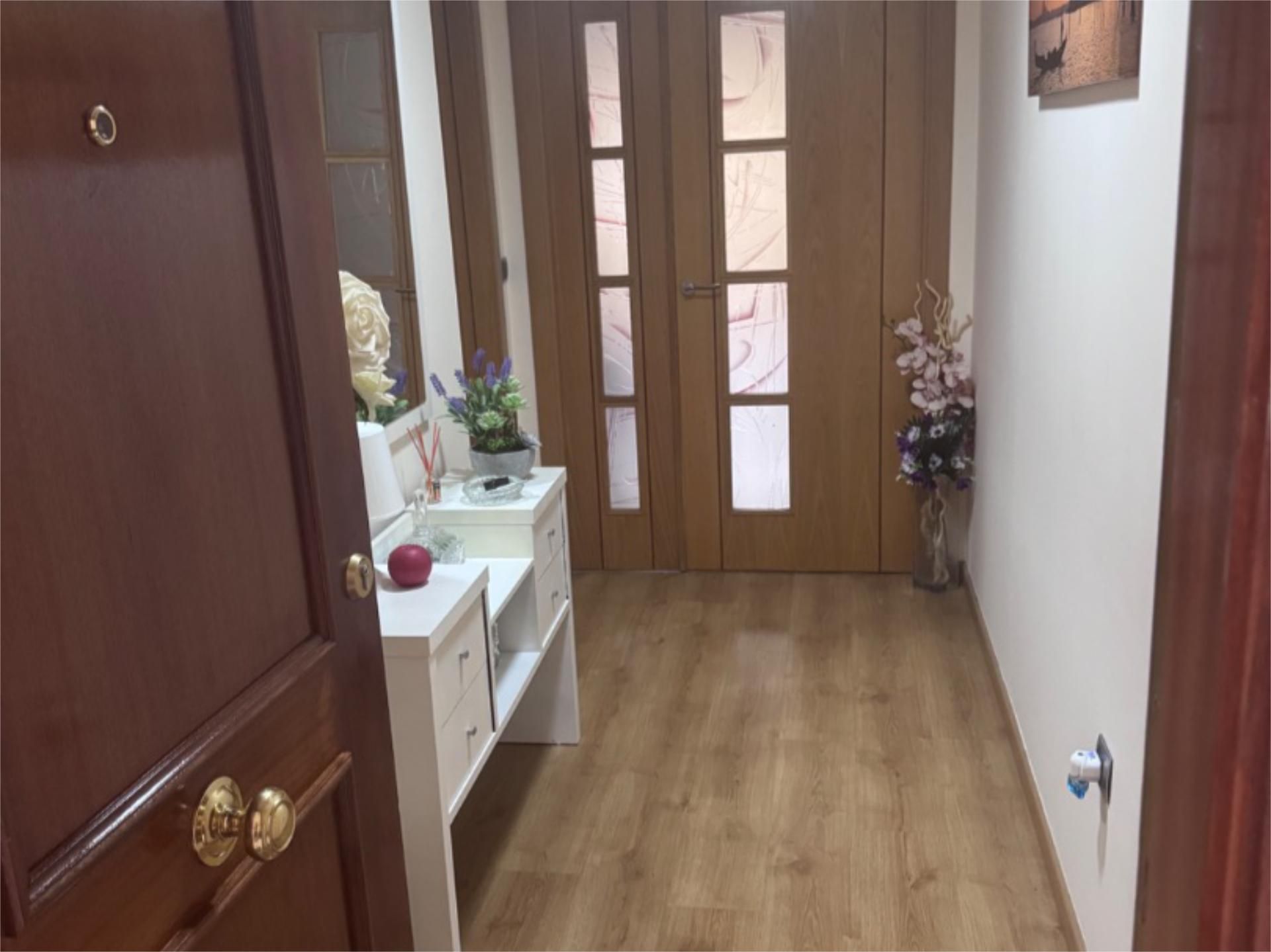 Piso en venta en  Jaén Capital con Aire acondicionado, Calefacción y Jardín privado
