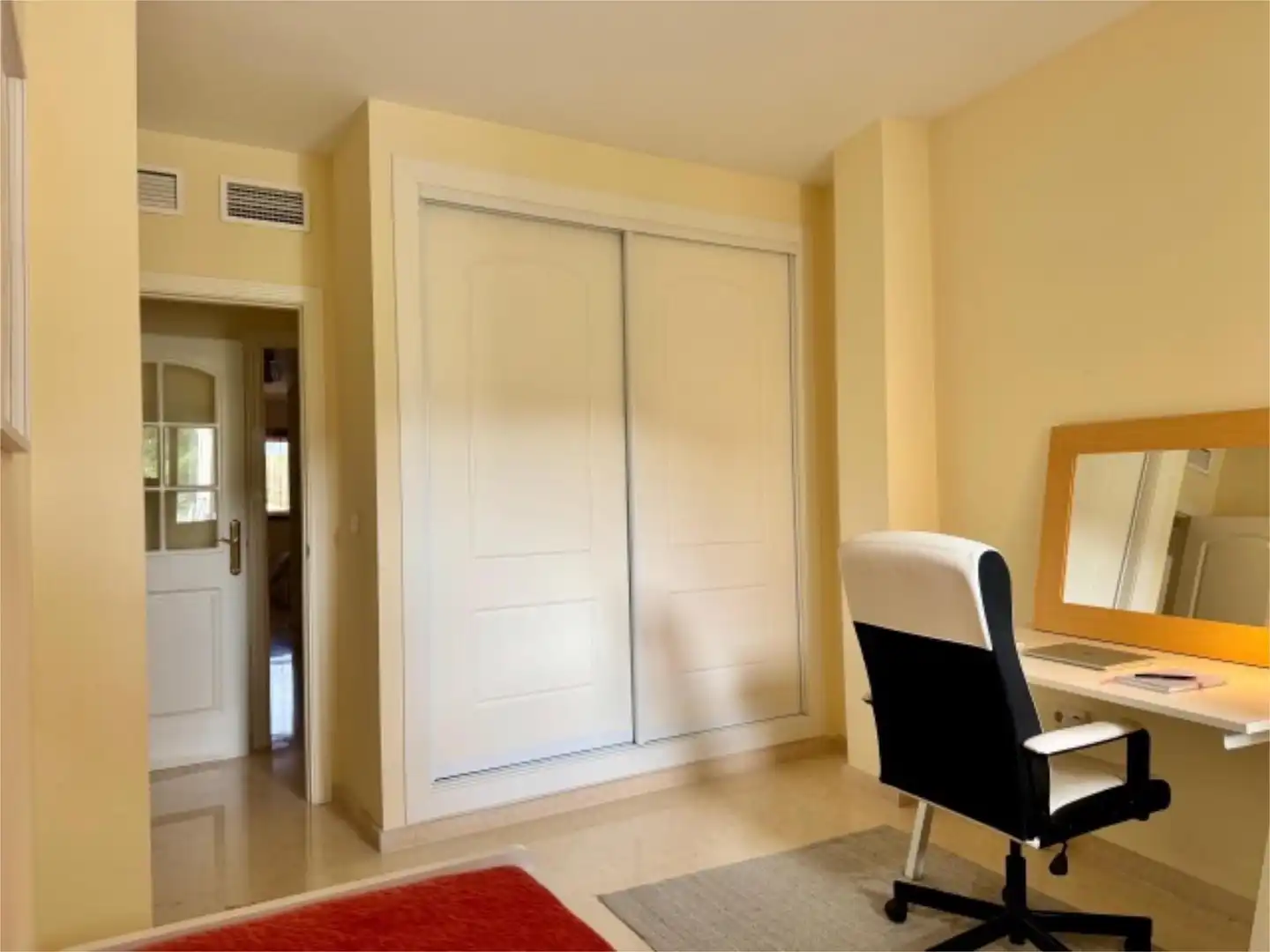 Flat for rent in Calle Hiedra, 9, Elviria Bedroom of Flat for rent in Marbella with Air Conditioner, Heating and Private garden