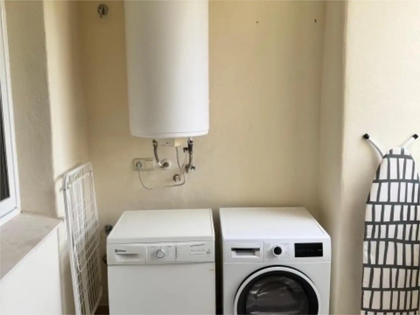 Flat for rent in Calle Hiedra, 9, Elviria Bathroom of Flat for rent in Marbella with Air Conditioner, Heating and Private garden