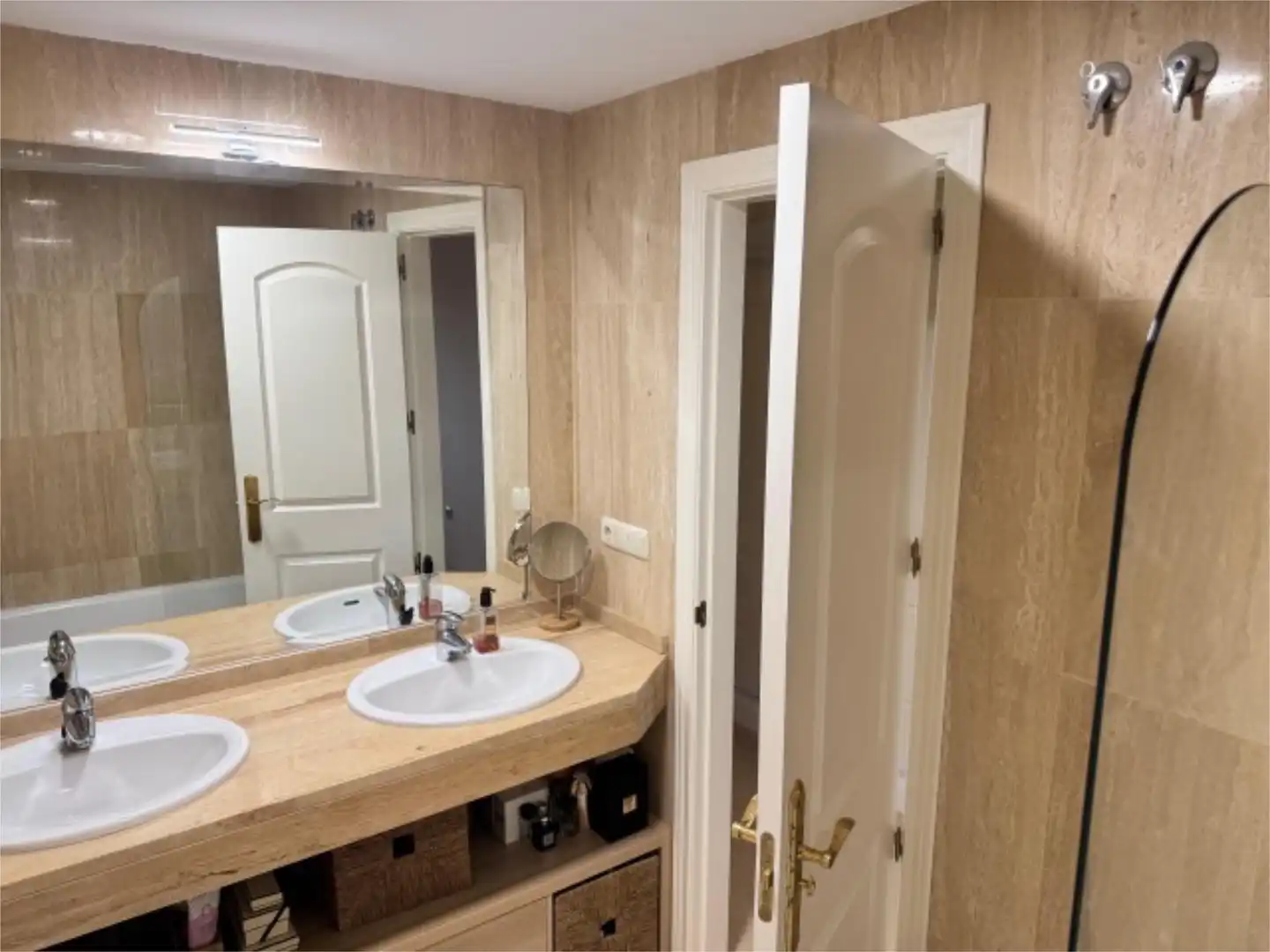 Flat for rent in Calle Hiedra, 9, Elviria Bathroom of Flat for rent in Marbella with Air Conditioner, Heating and Private garden