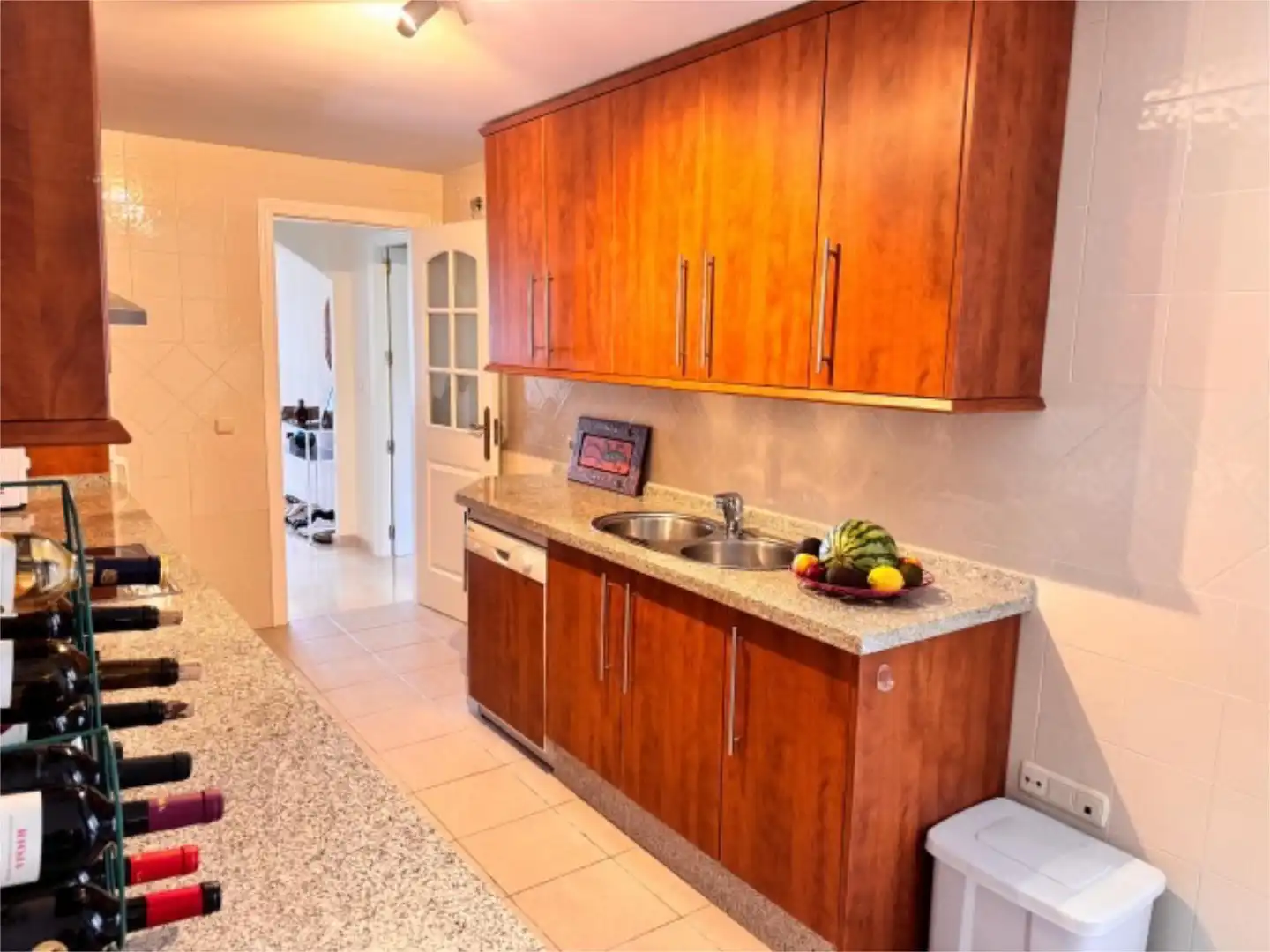 Flat for rent in Calle Hiedra, 9, Elviria Kitchen of Flat for rent in Marbella with Air Conditioner, Heating and Private garden