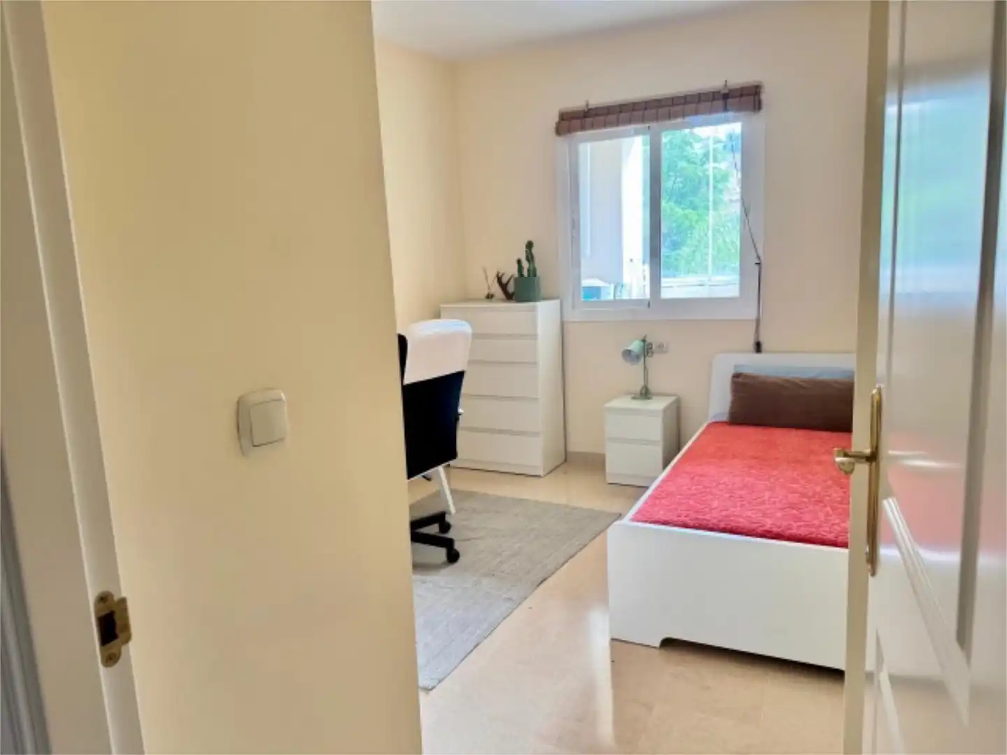 Flat for rent in Calle Hiedra, 9, Elviria Bedroom of Flat for rent in Marbella with Air Conditioner, Heating and Private garden