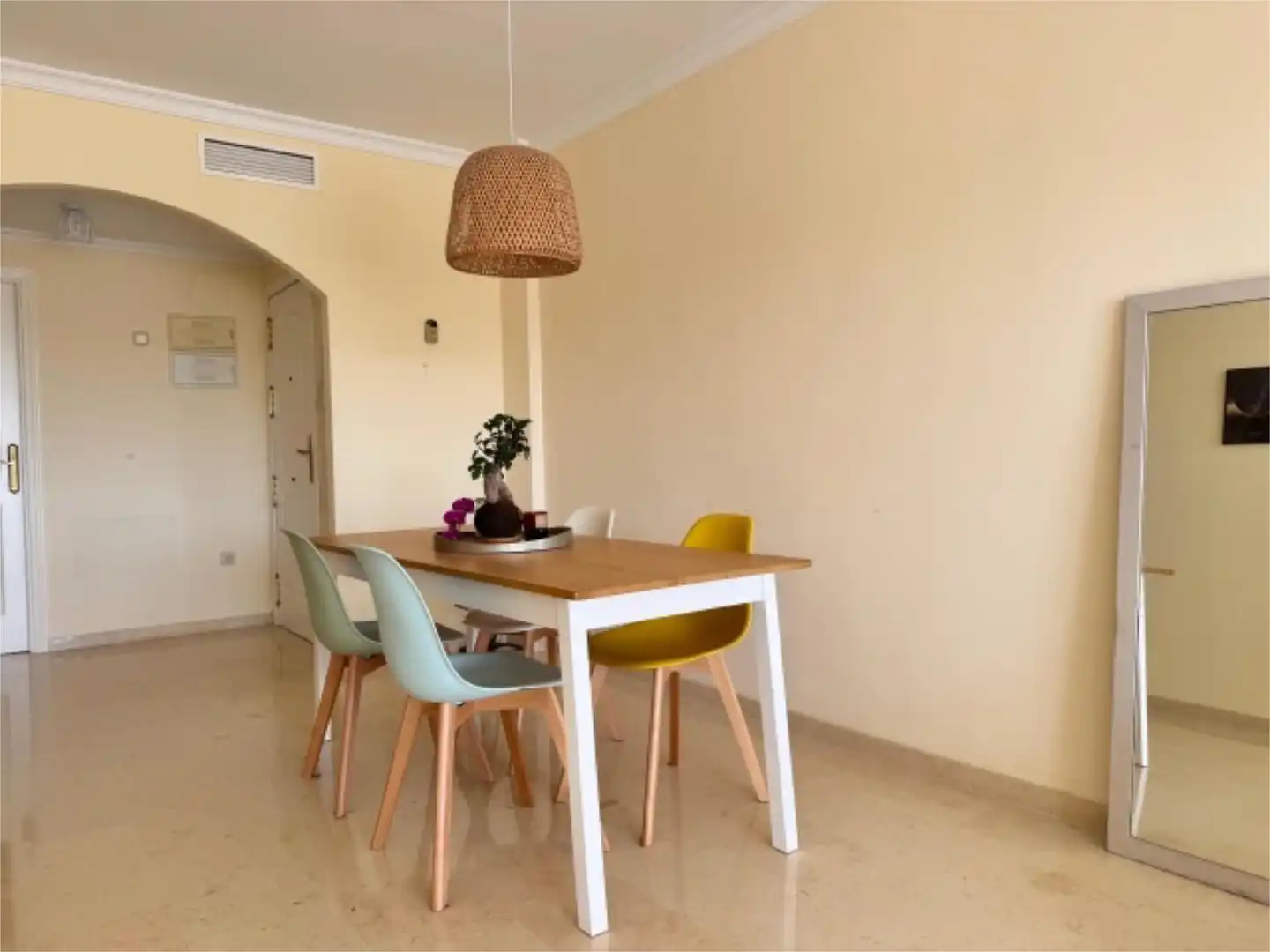 Flat for rent in Calle Hiedra, 9, Elviria Dining room of Flat for rent in Marbella with Air Conditioner, Heating and Private garden
