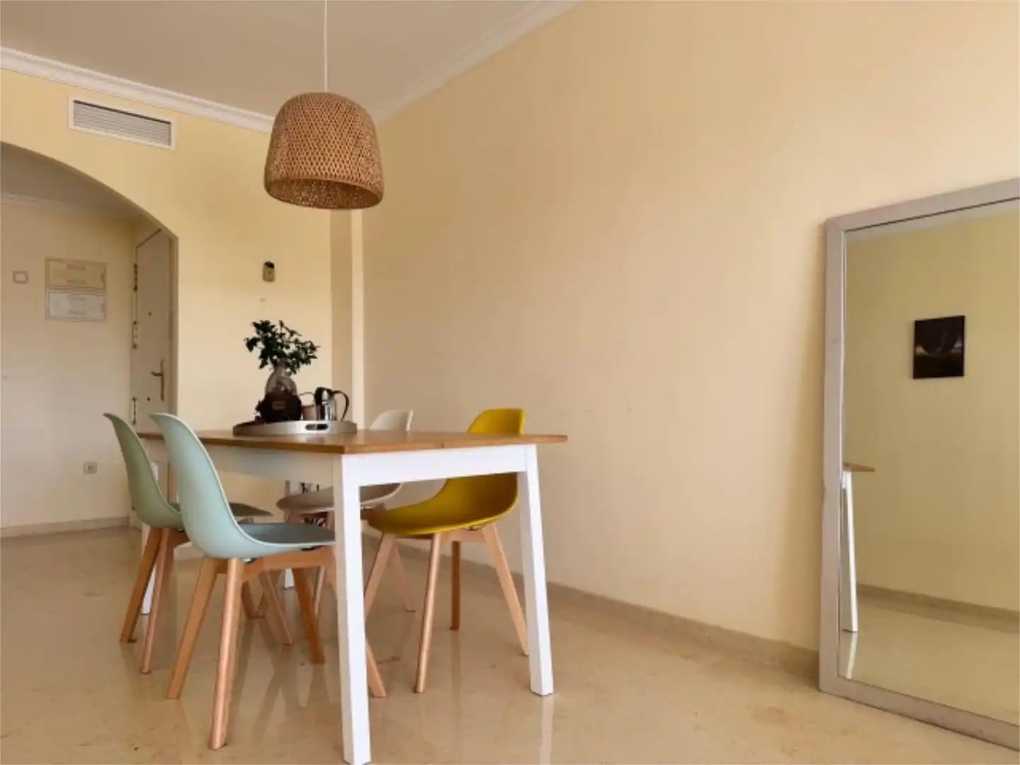 Flat for rent in Calle Hiedra, 9, Elviria Dining room of Flat for rent in Marbella with Air Conditioner, Heating and Private garden