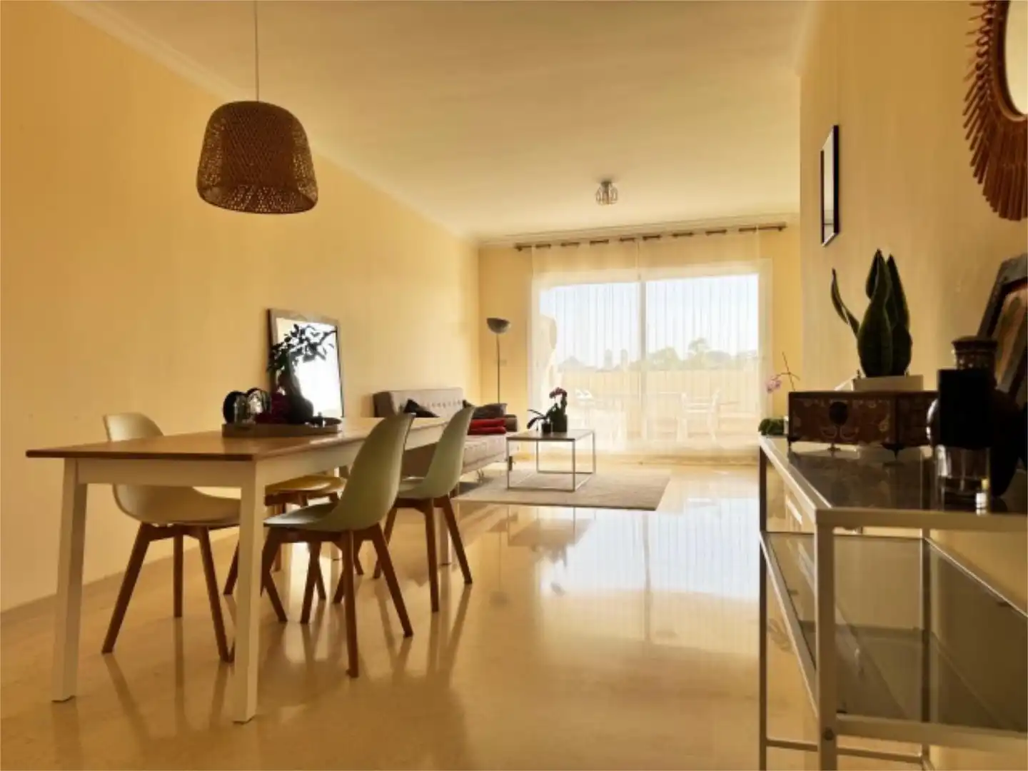 Flat for rent in Calle Hiedra, 9, Elviria Living room of Flat for rent in Marbella with Air Conditioner, Heating and Private garden