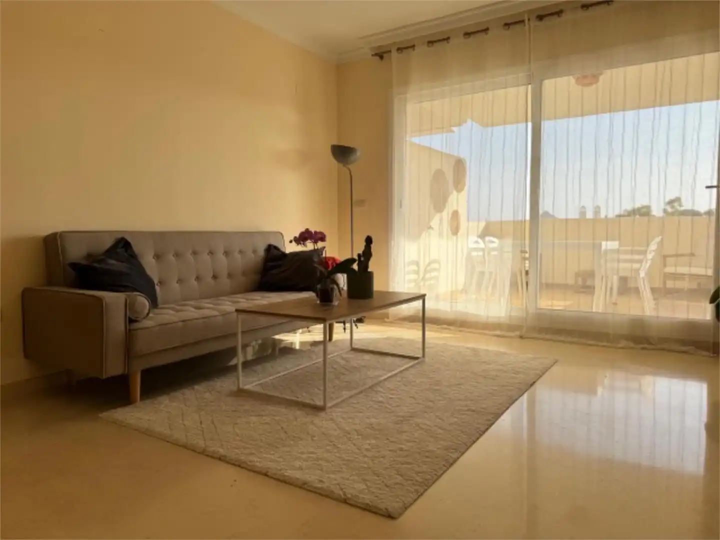 Flat for rent in Calle Hiedra, 9, Elviria Living room of Flat for rent in Marbella with Air Conditioner, Heating and Private garden