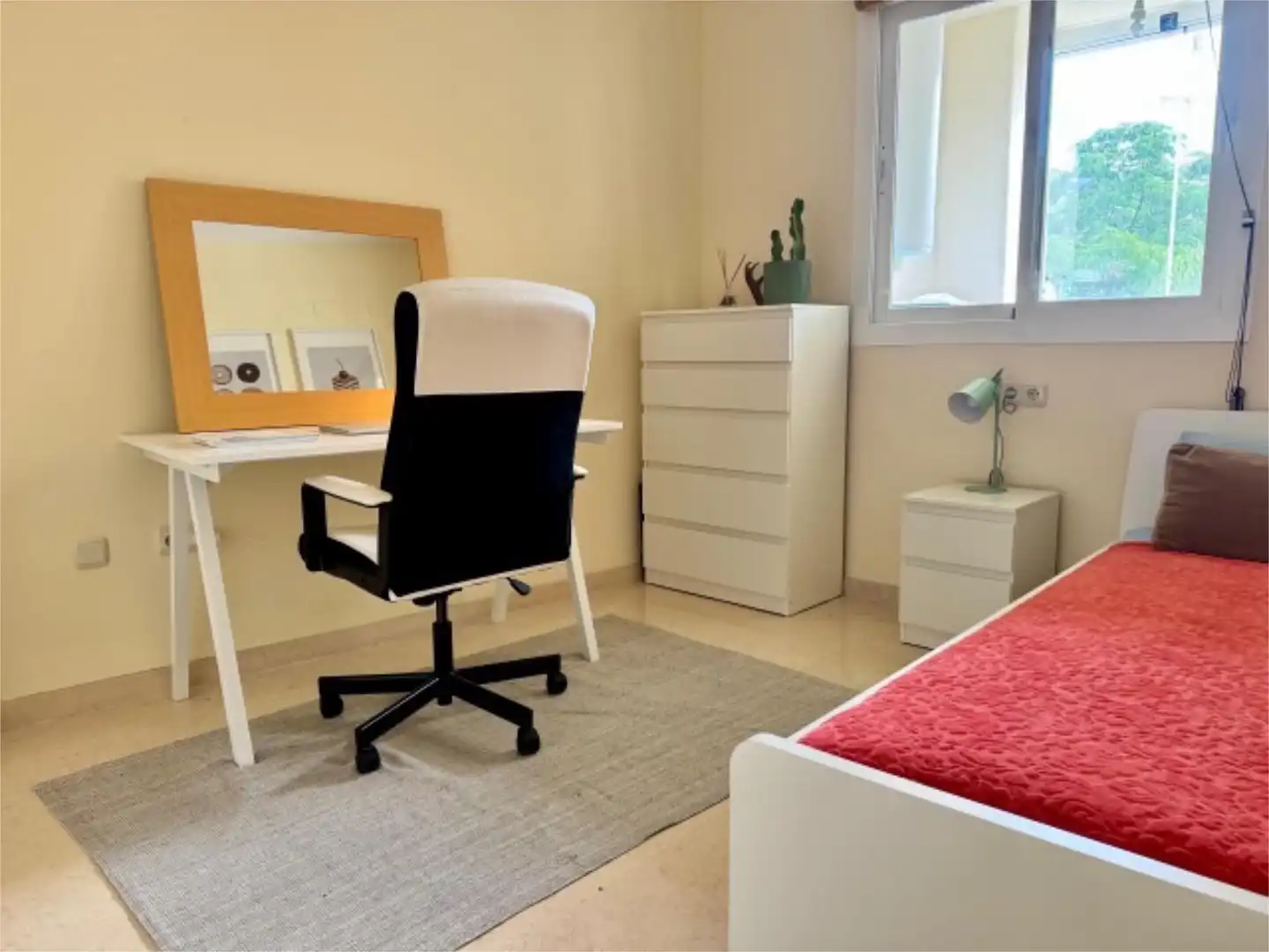 Flat for rent in Calle Hiedra, 9, Elviria Bedroom of Flat for rent in Marbella with Air Conditioner, Heating and Private garden