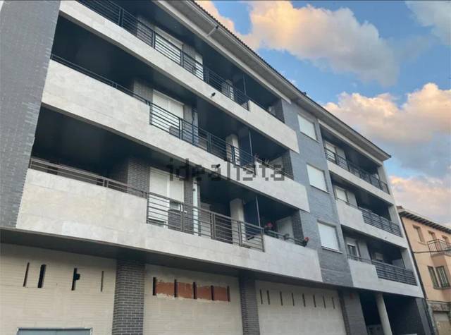 Garaje en Alquiler en Calle las Escuelas, 6 en Entrena