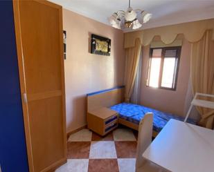 Dormitori de Pis per a compartir en  Huelva Capital amb Aire condicionat, Calefacció i Jardí privat