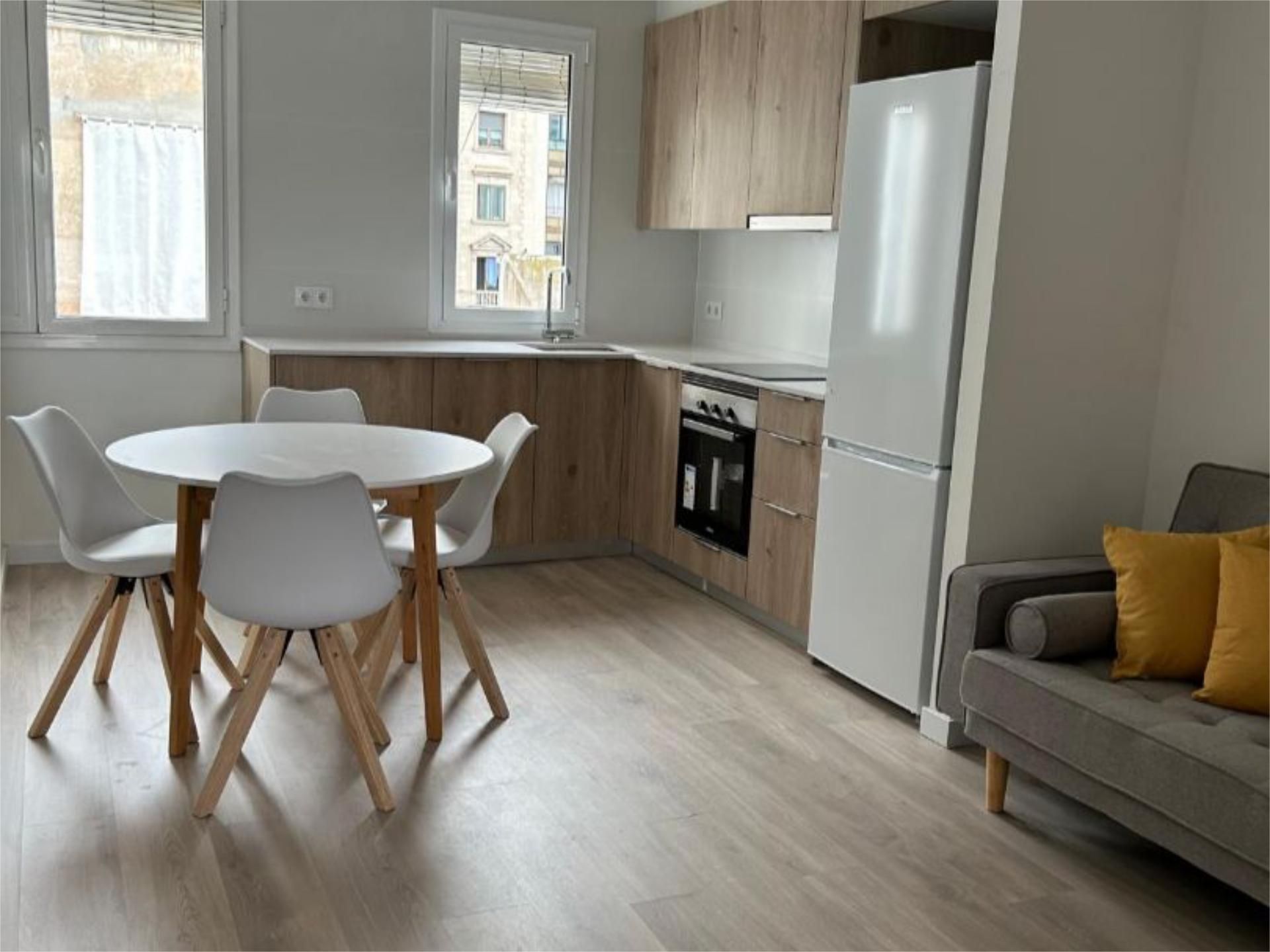 Kitchen of Flat to rent in  Barcelona Capital  with Heating, Terrace and Furnished