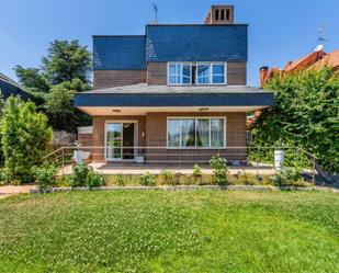 Exterior view of Flat for sale in Pozuelo de Alarcón  with Air Conditioner, Heating and Private garden