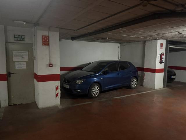 Garaje en Venta en Calle Manuel Saldaña, 33 en Maria Auxiliadora - Barriada de Llera