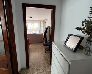 Dormitori de Pis per a compartir en  Sevilla Capital amb Aire condicionat, Parquet i Moblat