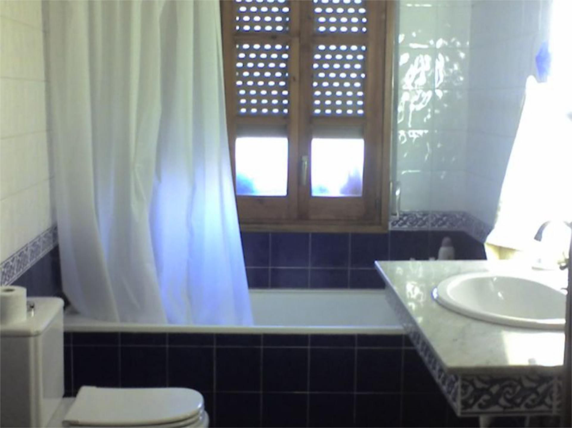 Bathroom of Single-family semi-detached for sale in Hostalric  with Air Conditioner, Terrace and Balcony