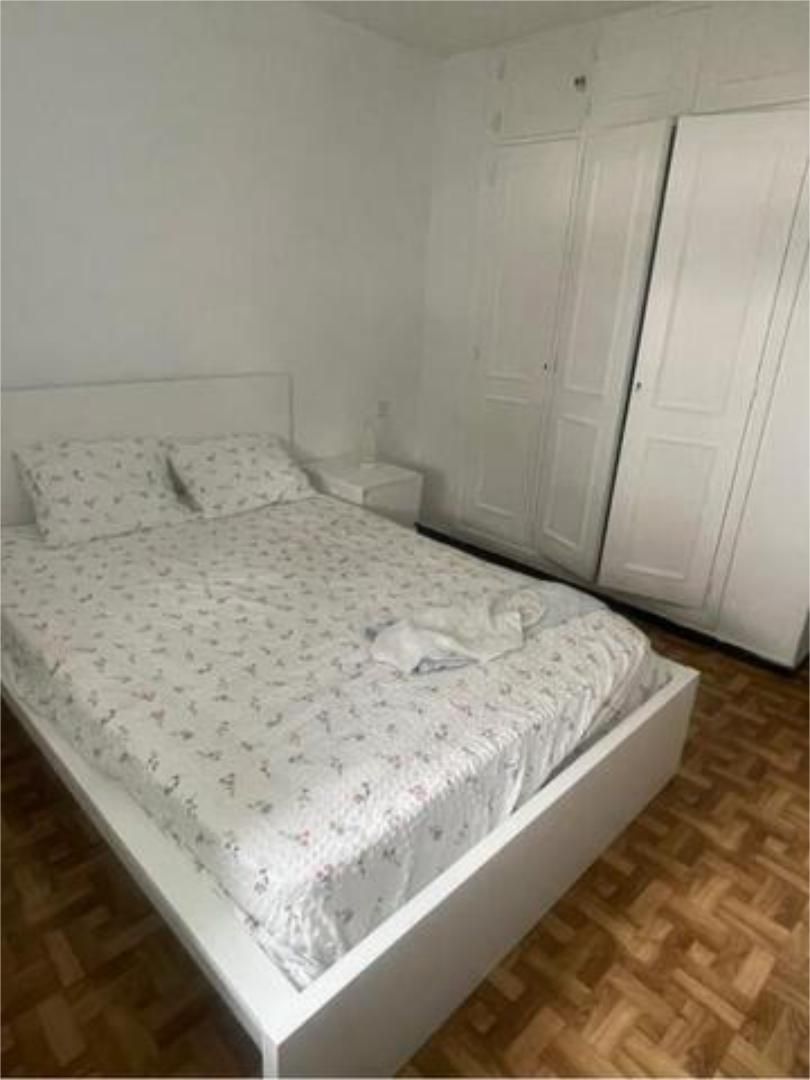 Dormitori de Casa o xalet per a compartir en  Madrid Capital amb Calefacció, Terrassa i Moblat