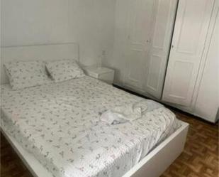 Bedroom of House or chalet to share in  Madrid Capital  with Heating, Terrace and Furnished