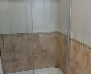 Bany de Pis de lloguer en  Almería Capital amb Aire condicionat