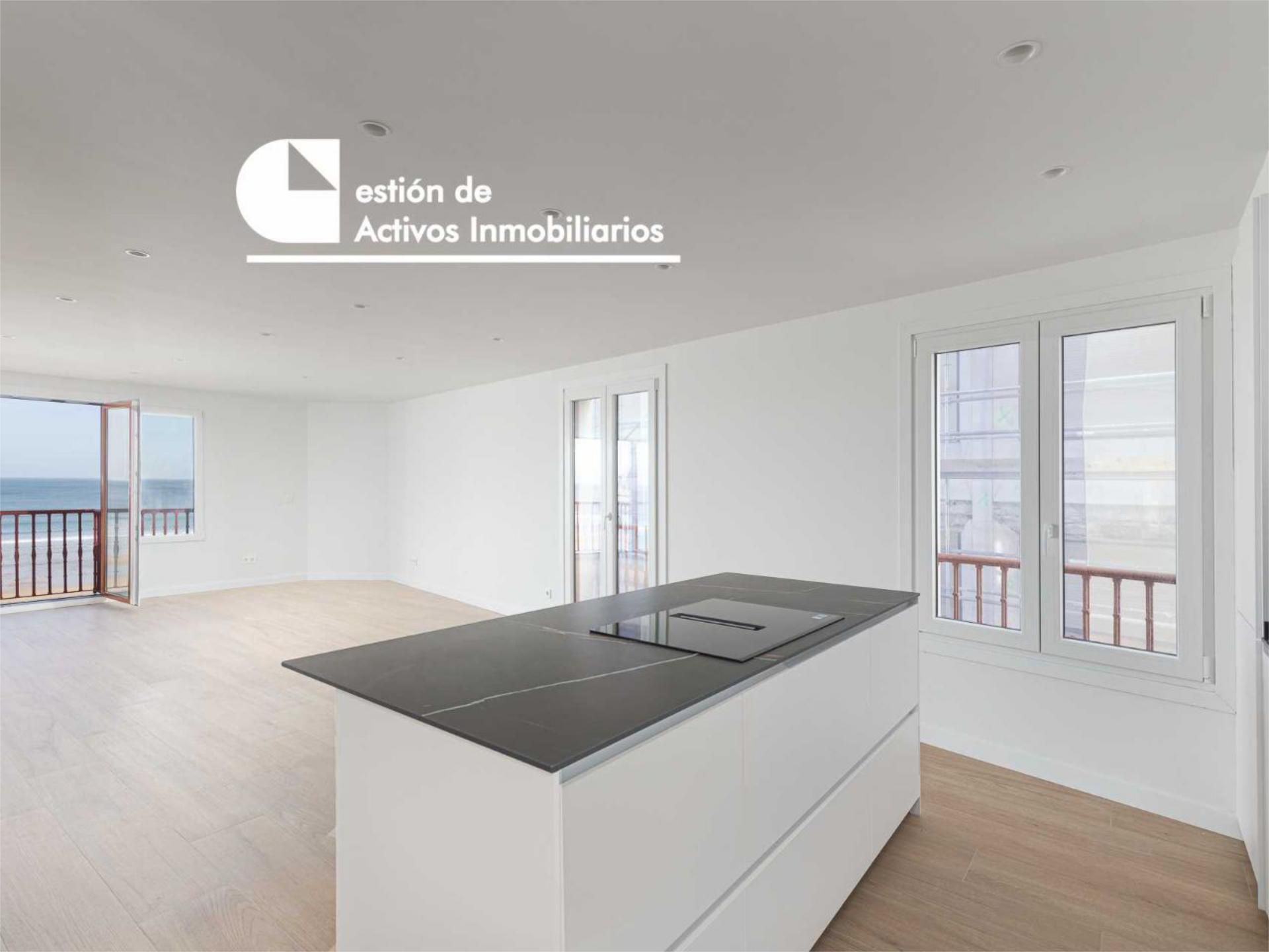 Exterior view of Flat for sale in Zarautz  with Air Conditioner, Terrace and Balcony