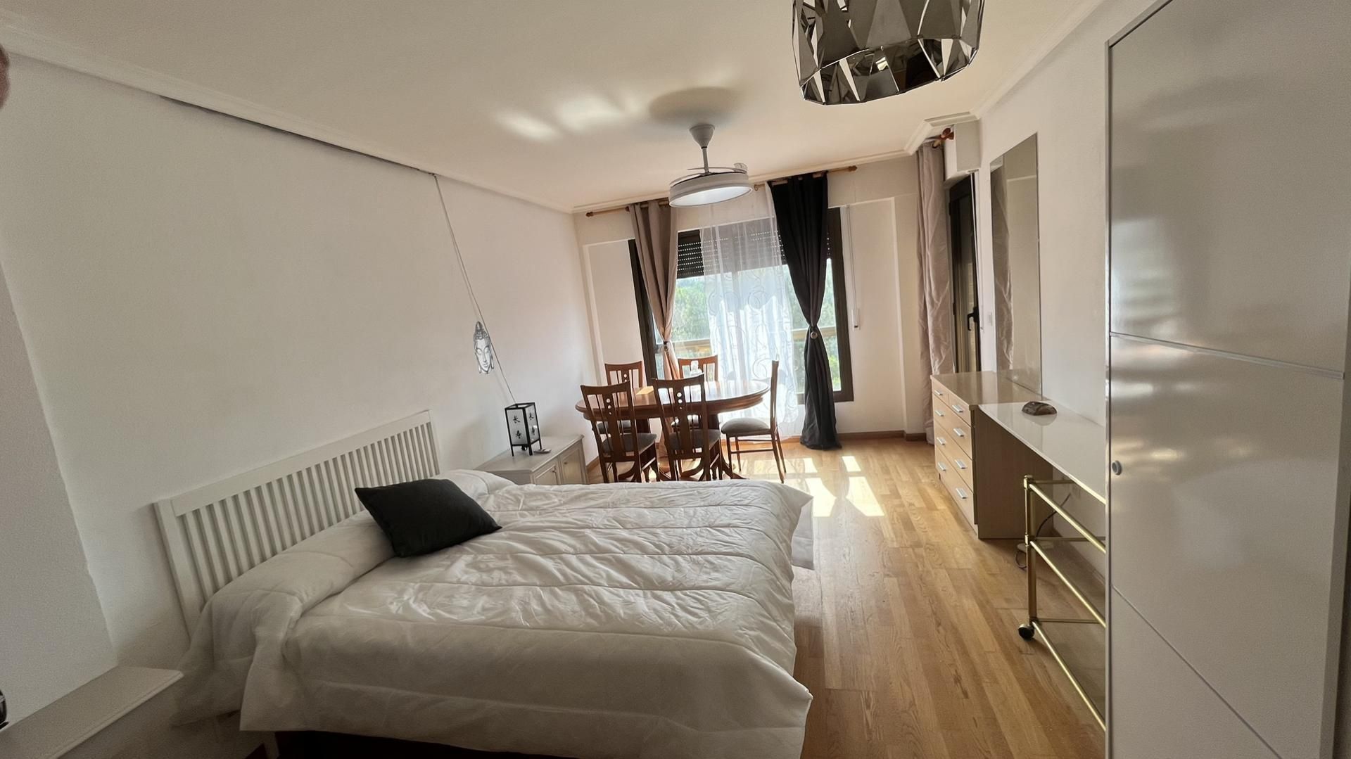 Flat to share in Calle de la Aljafería, 19, La Almozara