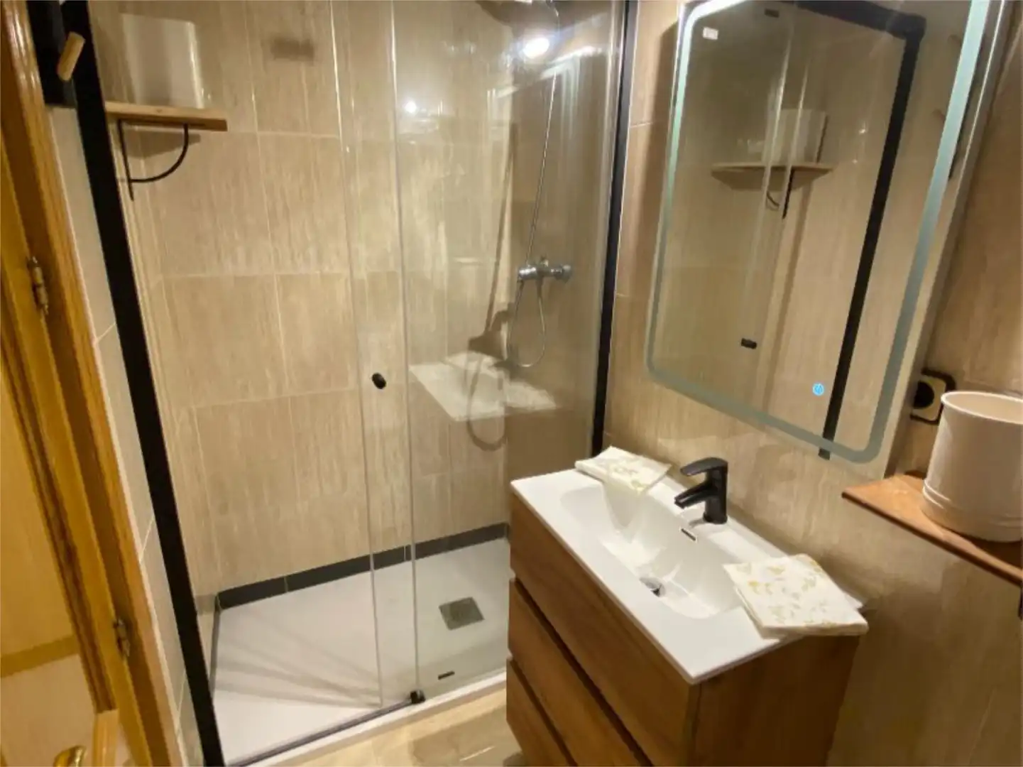 Flat for rent in Avenida de la Iglesia, 7, Somosaguas Bathroom of Flat for rent in Pozuelo de Alarcón with Air Conditioner and Balcony