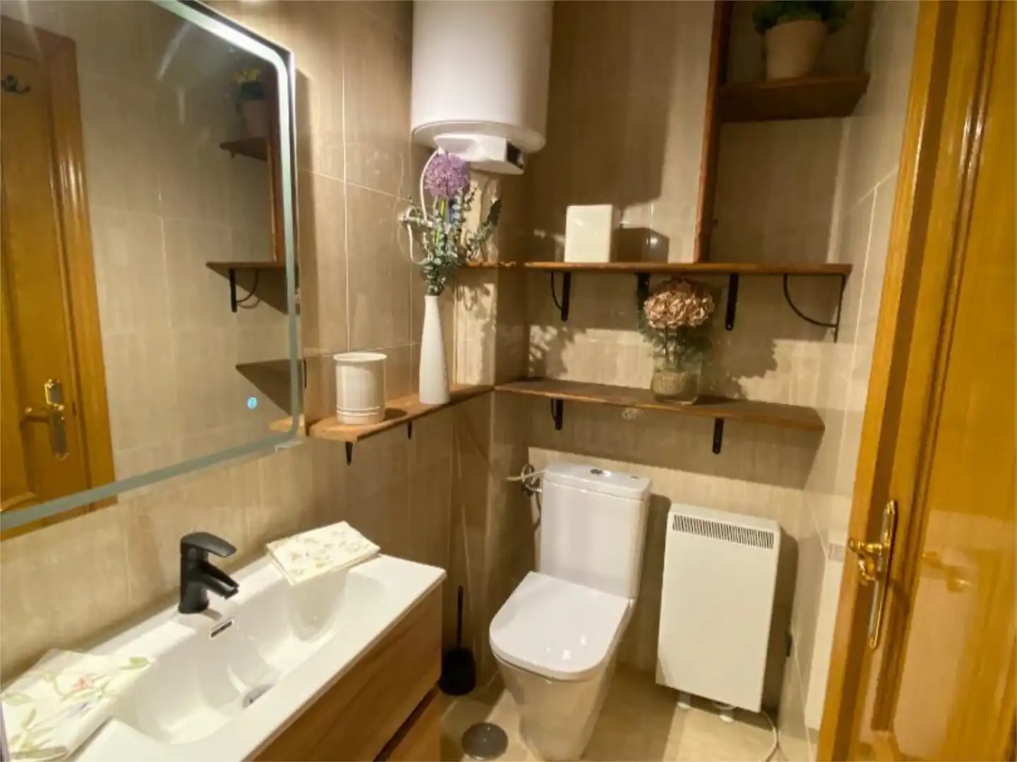 Flat for rent in Avenida de la Iglesia, 7, Somosaguas Bathroom of Flat for rent in Pozuelo de Alarcón with Air Conditioner and Balcony