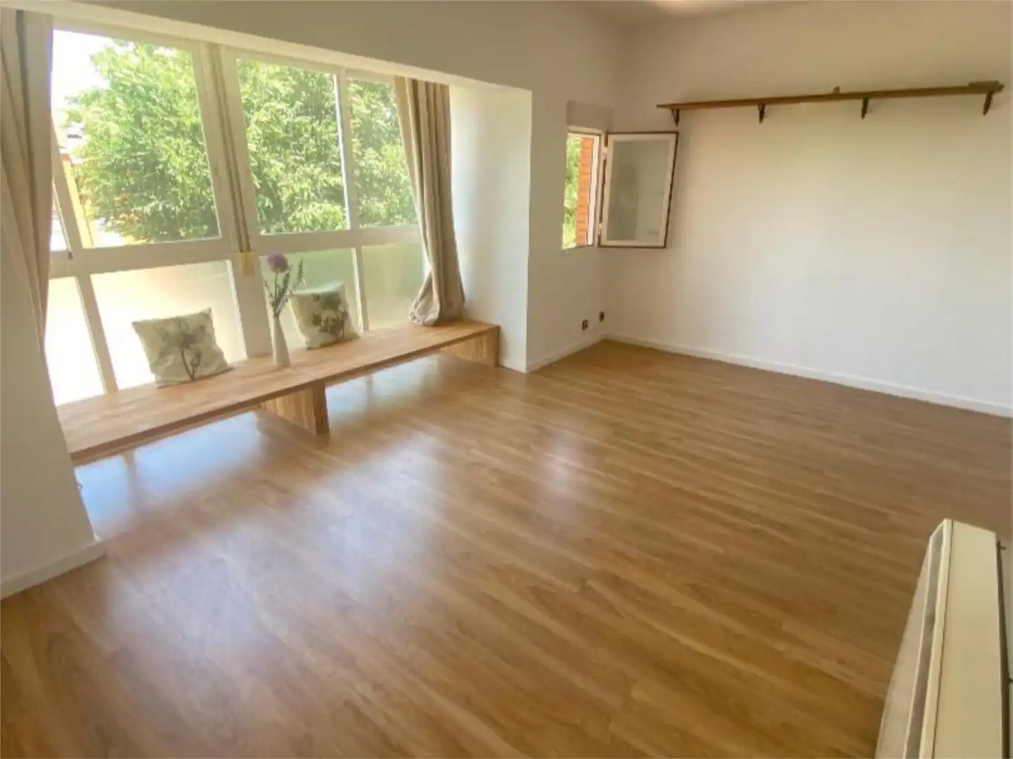 Flat for rent in Avenida de la Iglesia, 7, Somosaguas Living room of Flat for rent in Pozuelo de Alarcón with Air Conditioner and Balcony