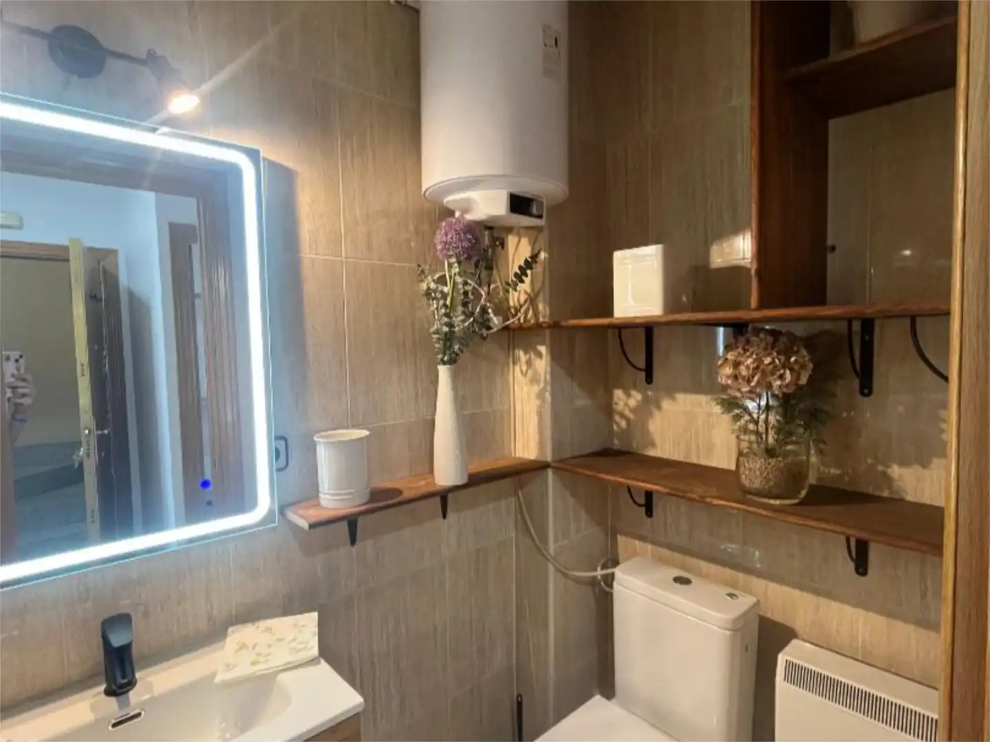 Flat for rent in Avenida de la Iglesia, 7, Somosaguas Bathroom of Flat for rent in Pozuelo de Alarcón with Air Conditioner and Balcony