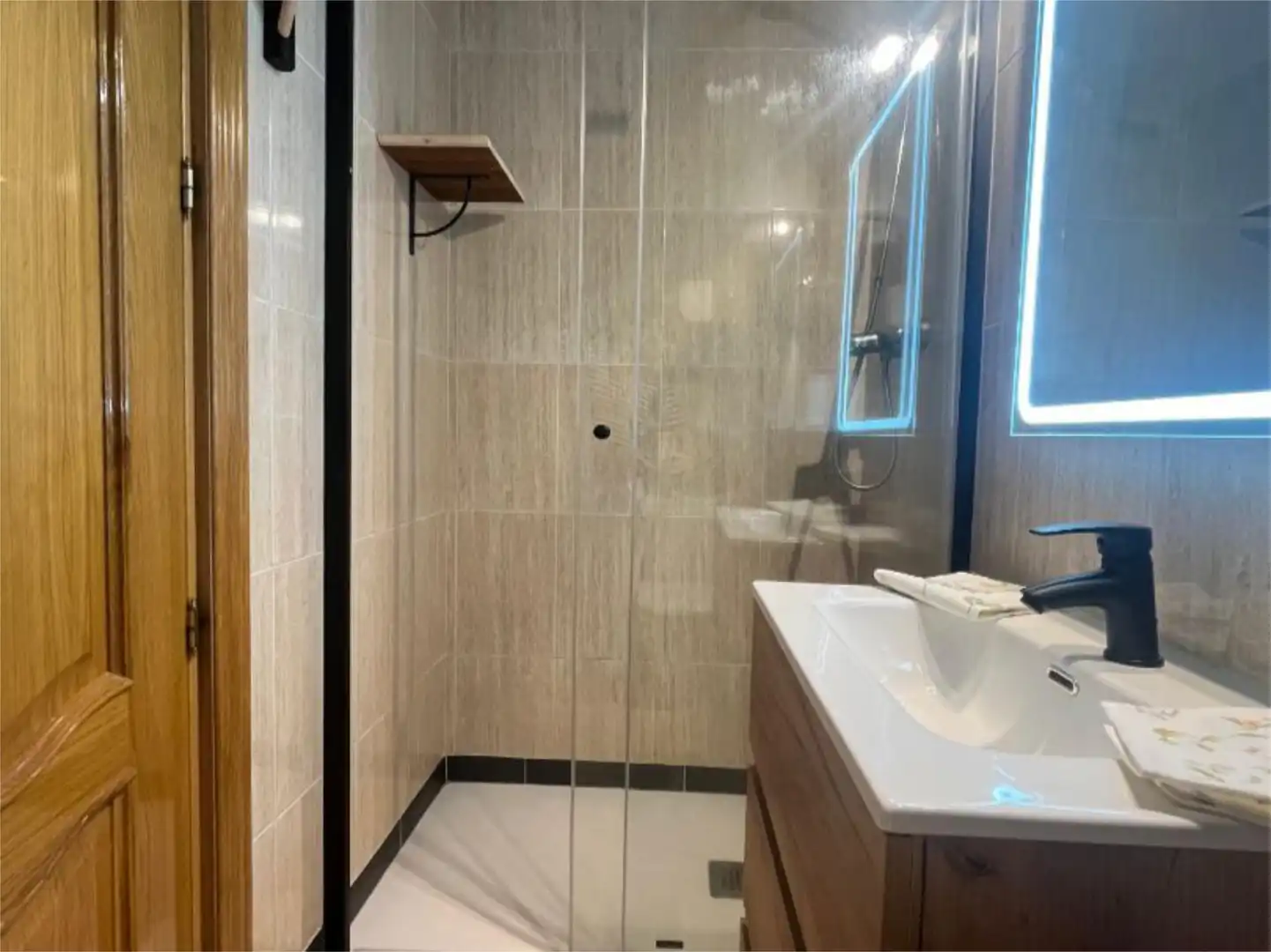 Flat for rent in Avenida de la Iglesia, 7, Somosaguas Bathroom of Flat for rent in Pozuelo de Alarcón with Air Conditioner and Balcony