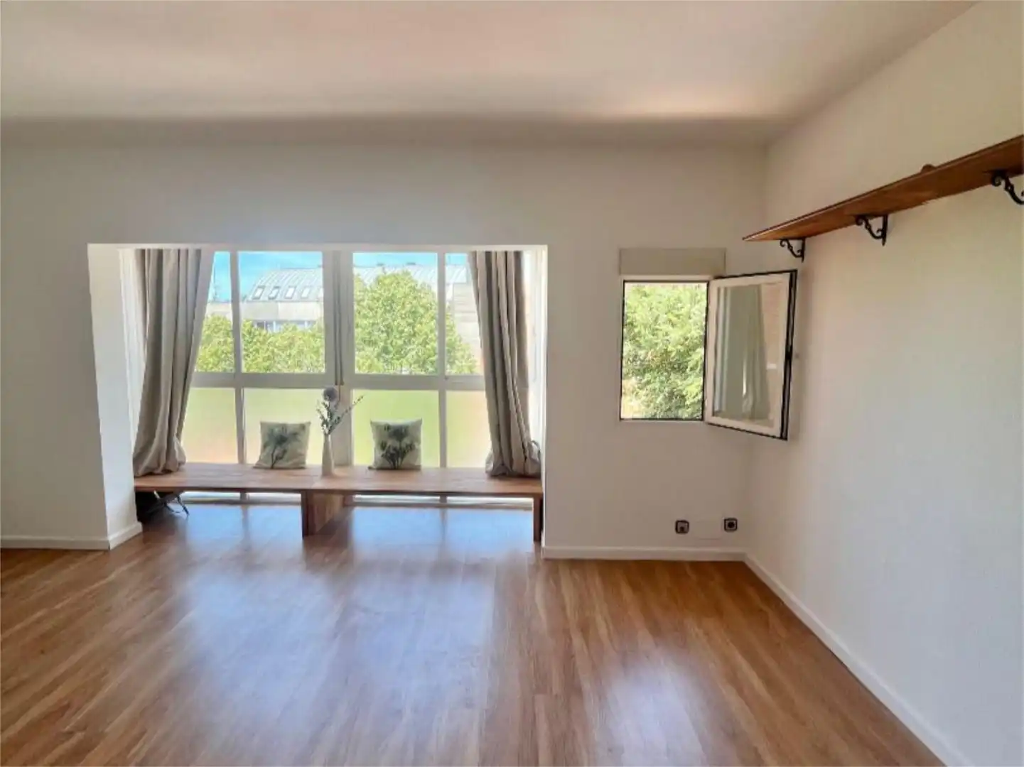 Flat for rent in Avenida de la Iglesia, 7, Somosaguas Bedroom of Flat for rent in Pozuelo de Alarcón with Air Conditioner and Balcony