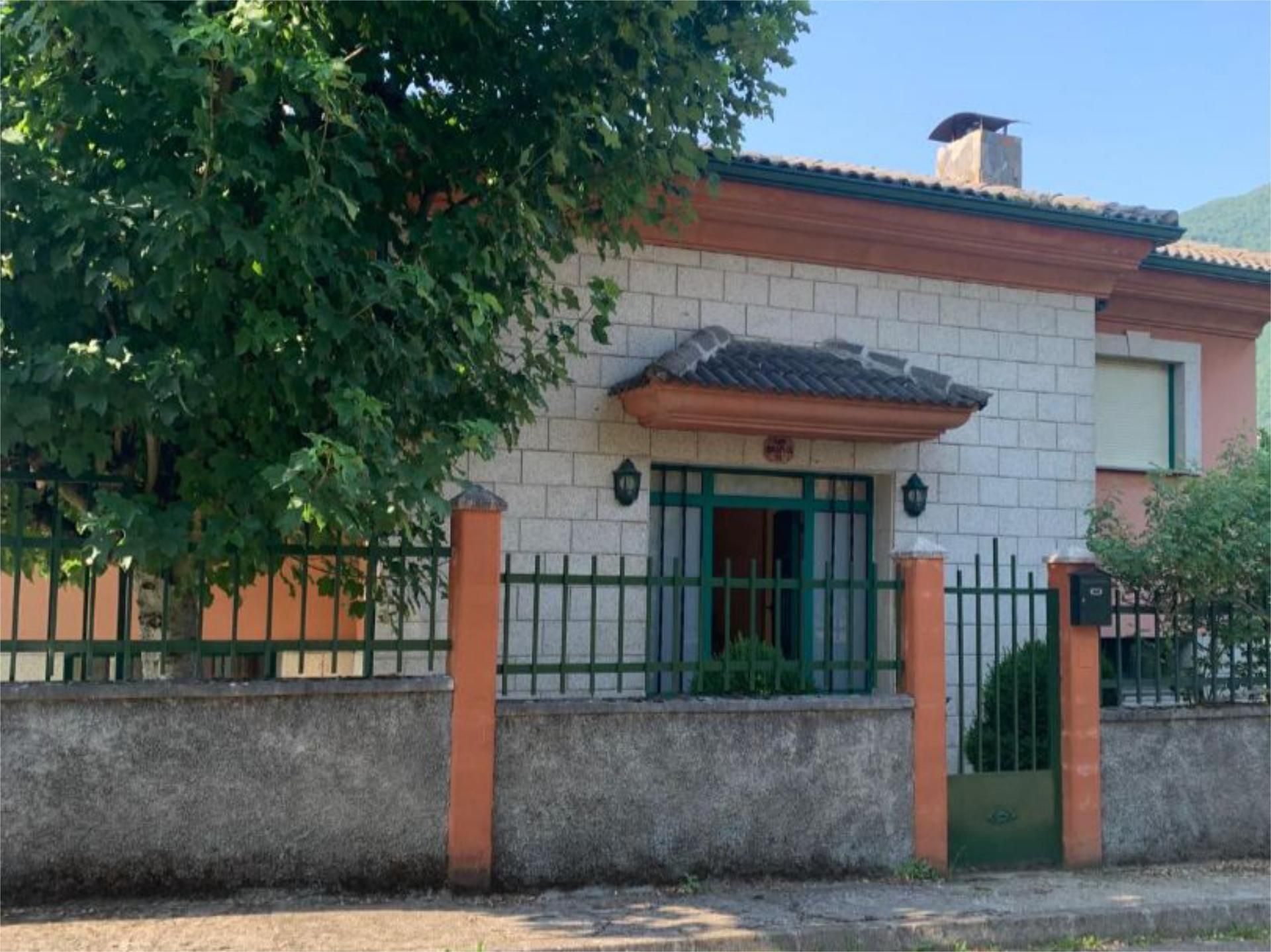 Exterior view of House or chalet for sale in Villablino  with Heating, Private garden and Parquet flooring
